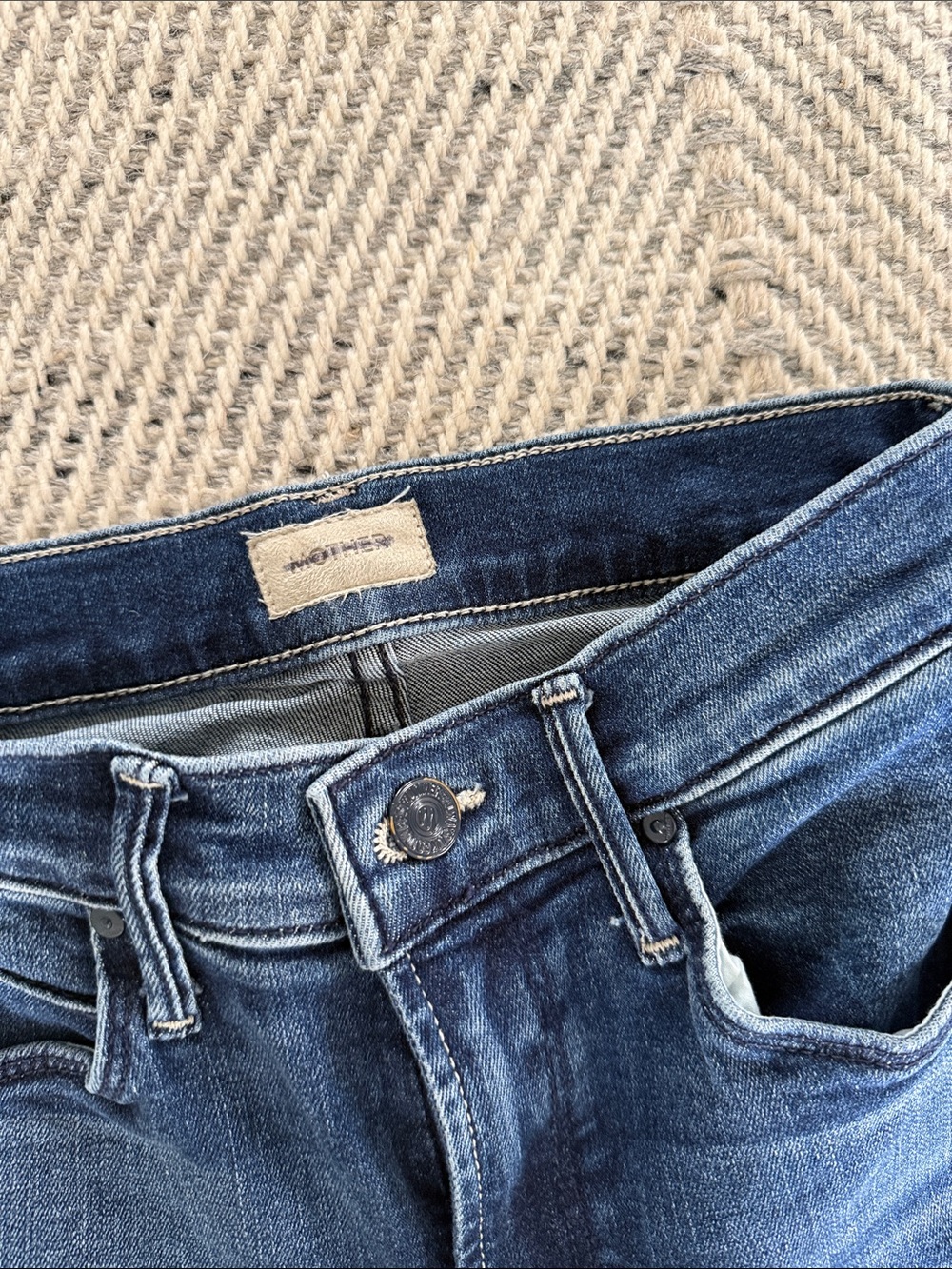 MOTHER Mid-Rise Dazzler Ankle Fray Jeans — Dark Blue size 23 - Picture 3 of 7